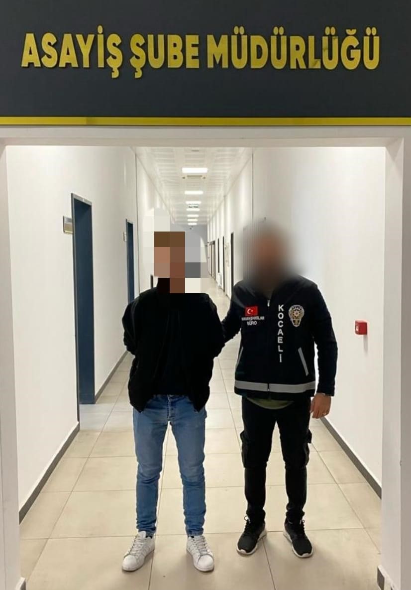 17 yıl 5 ay hapis cezası ile aranan 2 hükümlü operasyonla yakalandı
